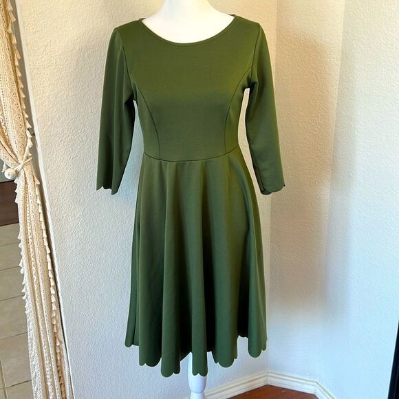 Pink Blush Women's 3/4 Sleeve Green Midi Dress with Scalloped Edges ~ Size Small - Picture 1 of 7